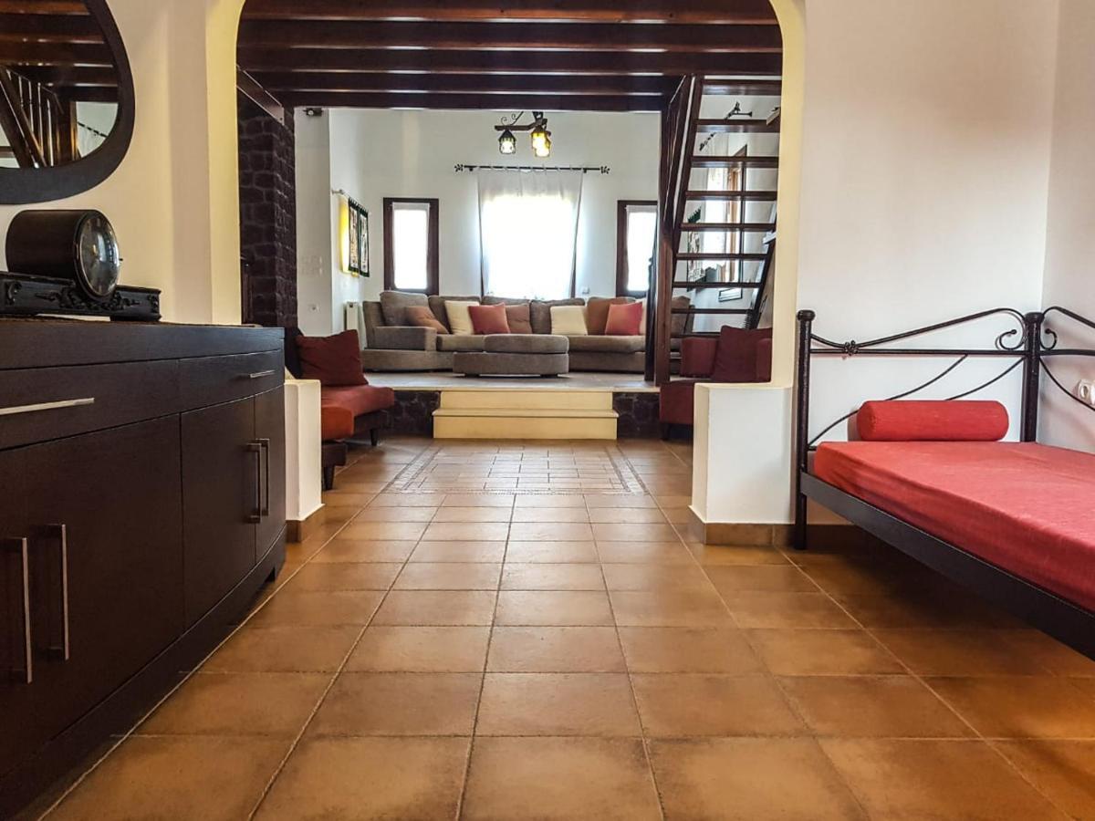 Sunshine House For 9, Cozy Set Up,Verandas, Sea View. Karterados  Exteriér fotografie